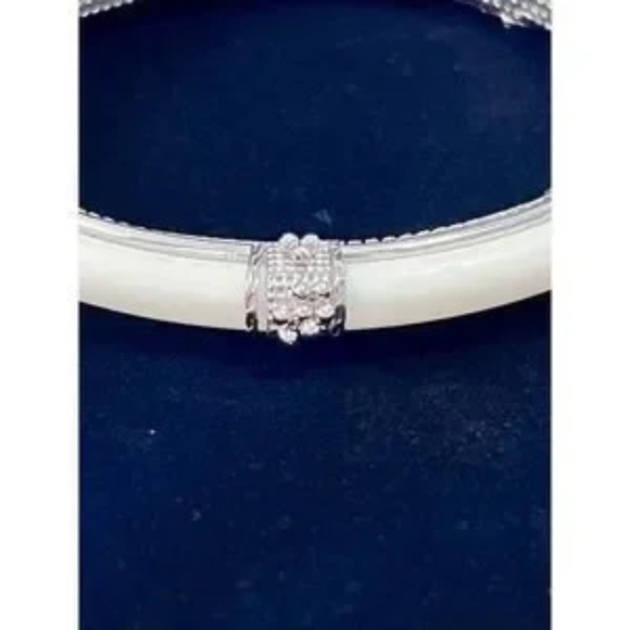 Elegant Bracelet Collection – Rhinestone, Lucite, Silver, and Beaded Designs - Picture 14 of 16